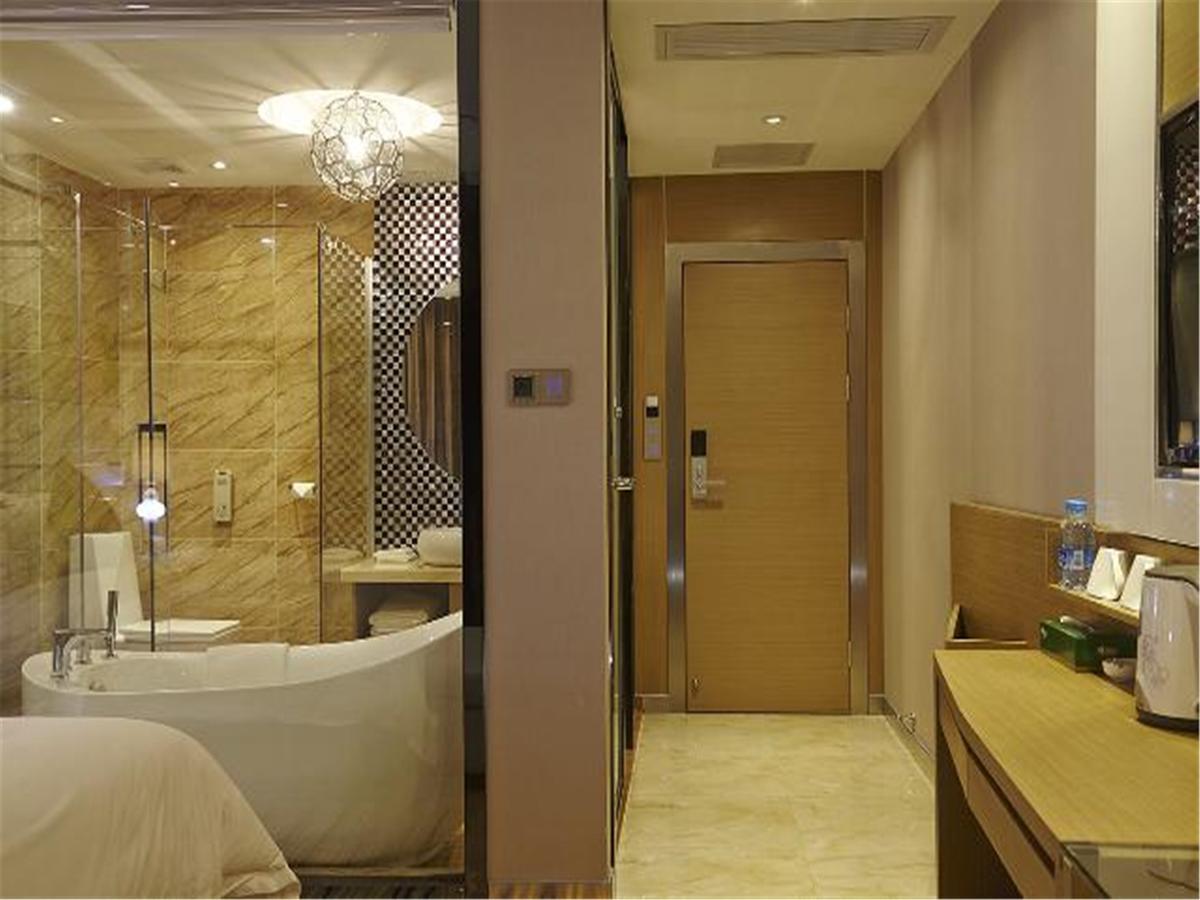 Lavande Hotel Tianhe Gangding Subway Station Branch Гуанджоу Екстериор снимка